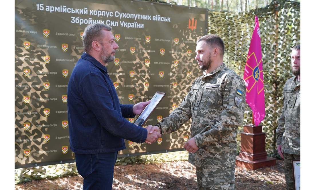 «Підсилили оборонців технікою»: Чаус зустрівся з бійцями 15-го армійського корпусу