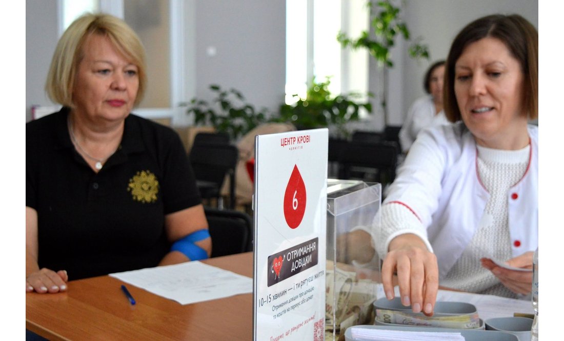 Медики та рятувальник із прикордонної Семенівки приїхали до сусідньої громади здати кров