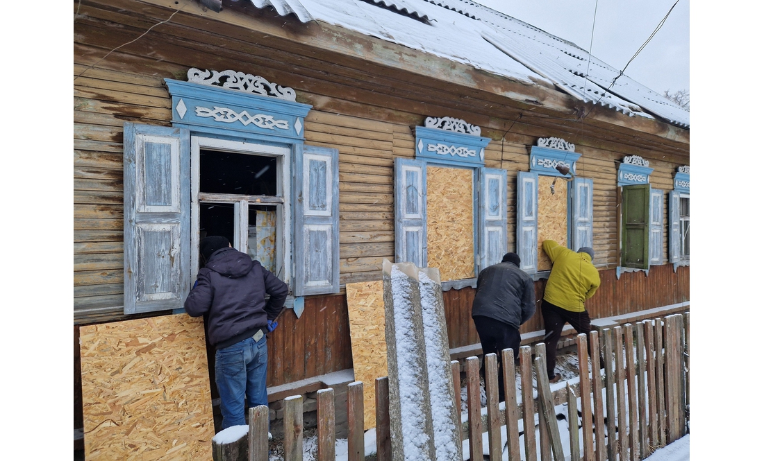 Заступник губернатора побував на місцях прильотів і розказав, як планують долати наслідки обстрілів