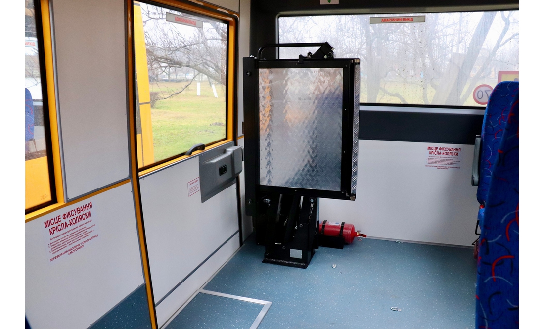 У грудні шість громад Чернігівщини отримали нові шкільні автобуси