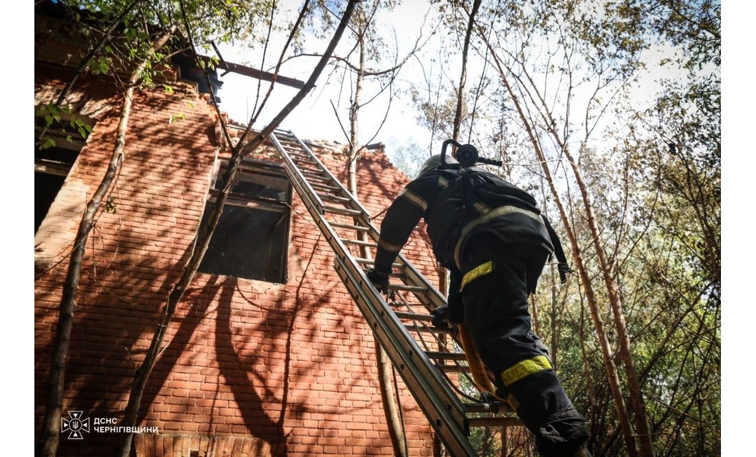 Чернігів під атакою, пожежі в громадах: обстріли регіону за добу