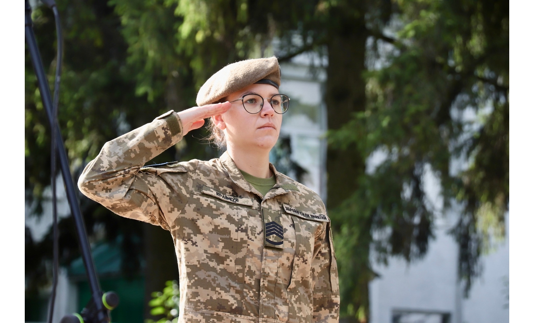 У Гетьманській столиці підняли найбільший на Чернігівщині державний прапор
