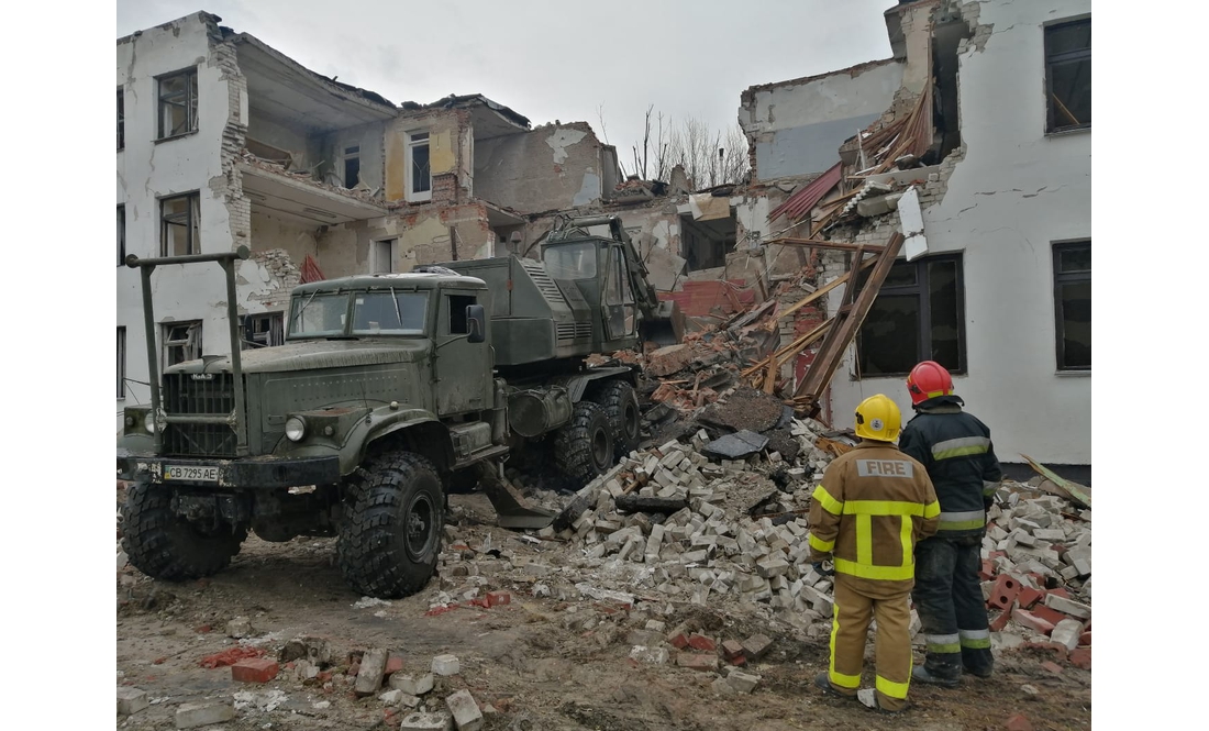 У Гончарівському розбирають завали: знайшли загиблого