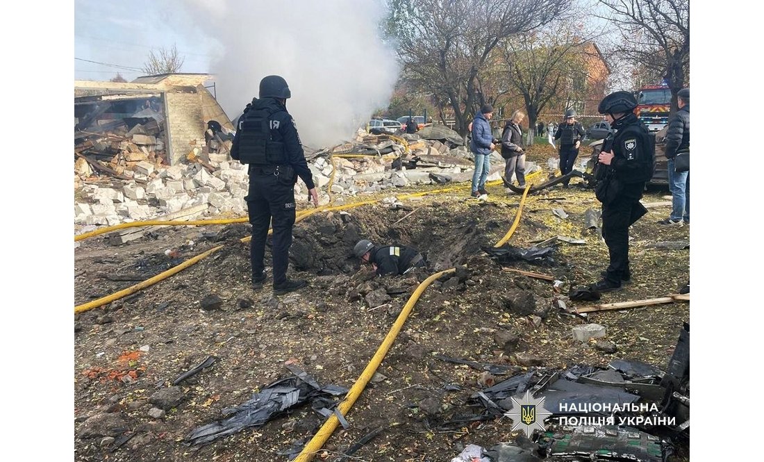 Ранкова атака на Бобровицю: подробиці удару по житловому району