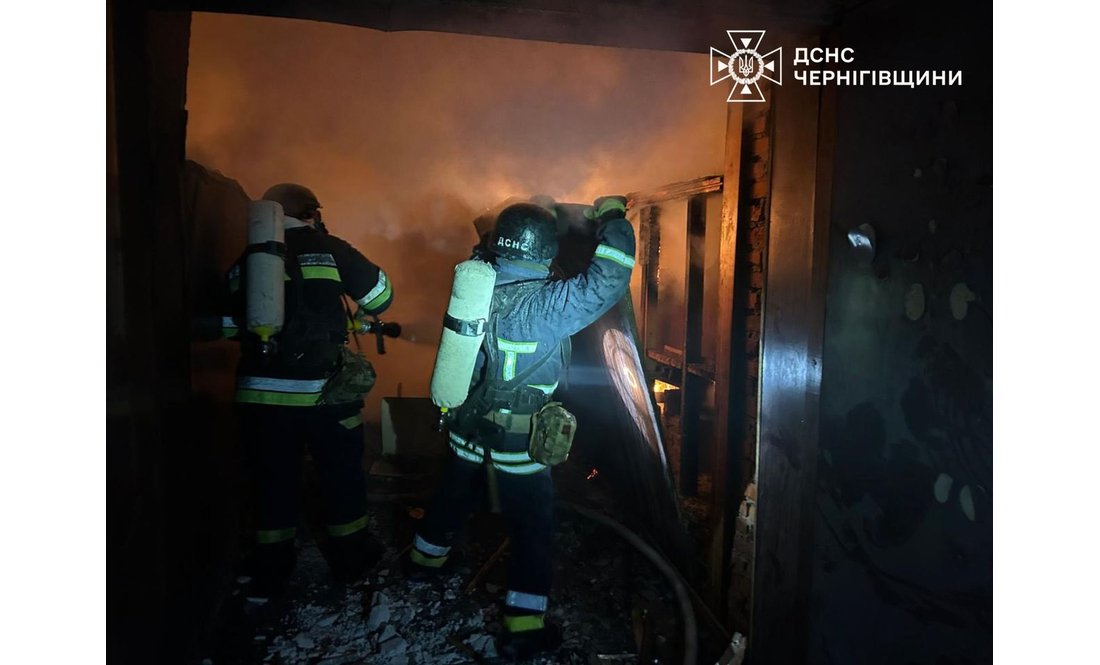 Російські дрони знищили автівки й будинок культури на Чернігівщині