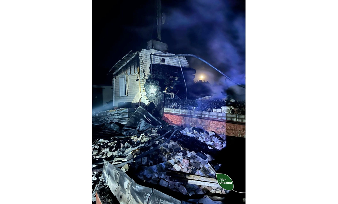 Лісівники показали руїни після удару та розповіли про стан пораненого колеги