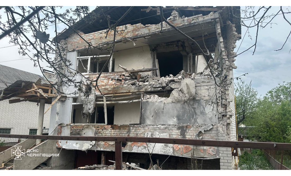 Поранені та руйнування: ДСНС показала фото після удару реактивними дронами