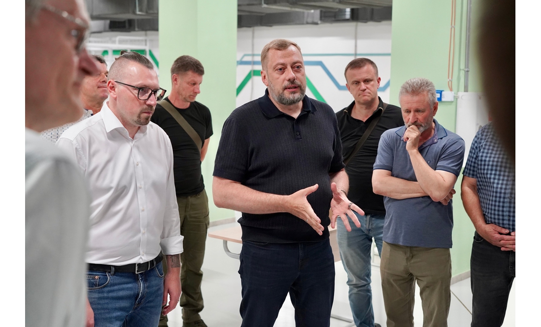 Міністр Безгін на Чернігівщині: про що говорив з прикордонними громадами та хто підписав стяг