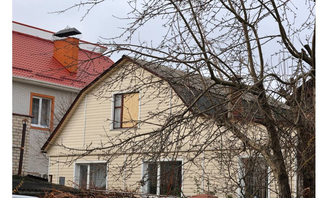 Допомагають небайдужі містяни: як відновлюється Чернігів після обстрілу