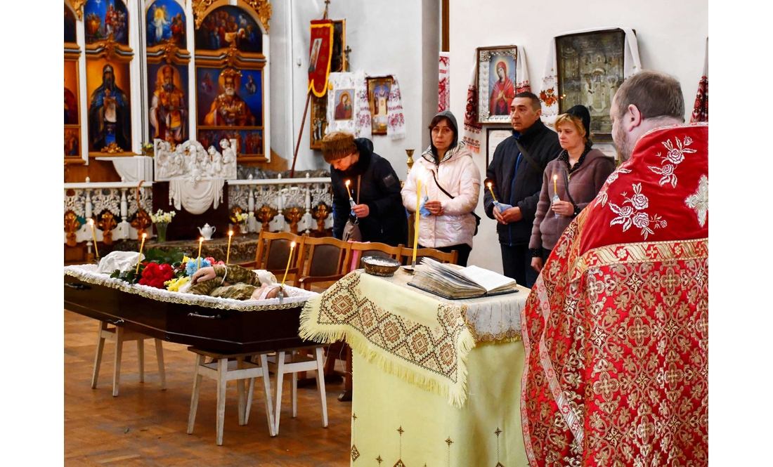 Ніжинська громада прощалася з двома захисниками