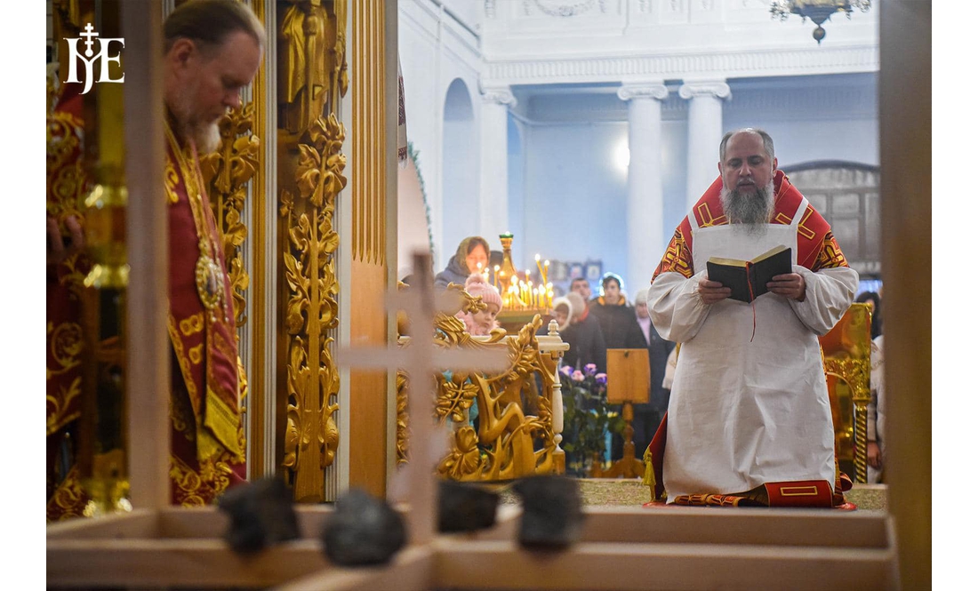 Митрополит Епіфаній помолився в Ніжинському храмі та відвідав волонтерів