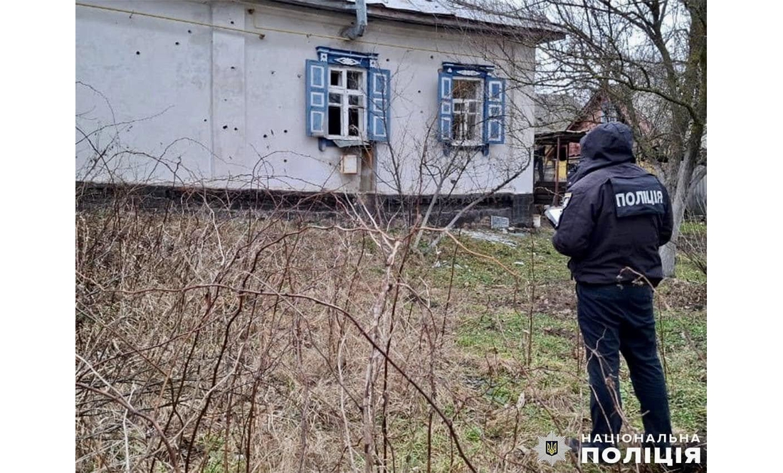 Росіяни вдарили безпілотниками по селу на Чернігівщині - є руйнування