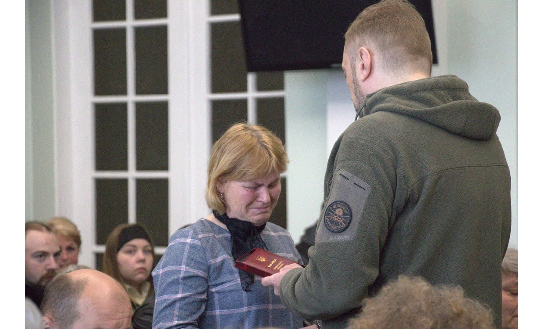 У Чернігівській ОВА передали нагороди родинам загиблих бійців