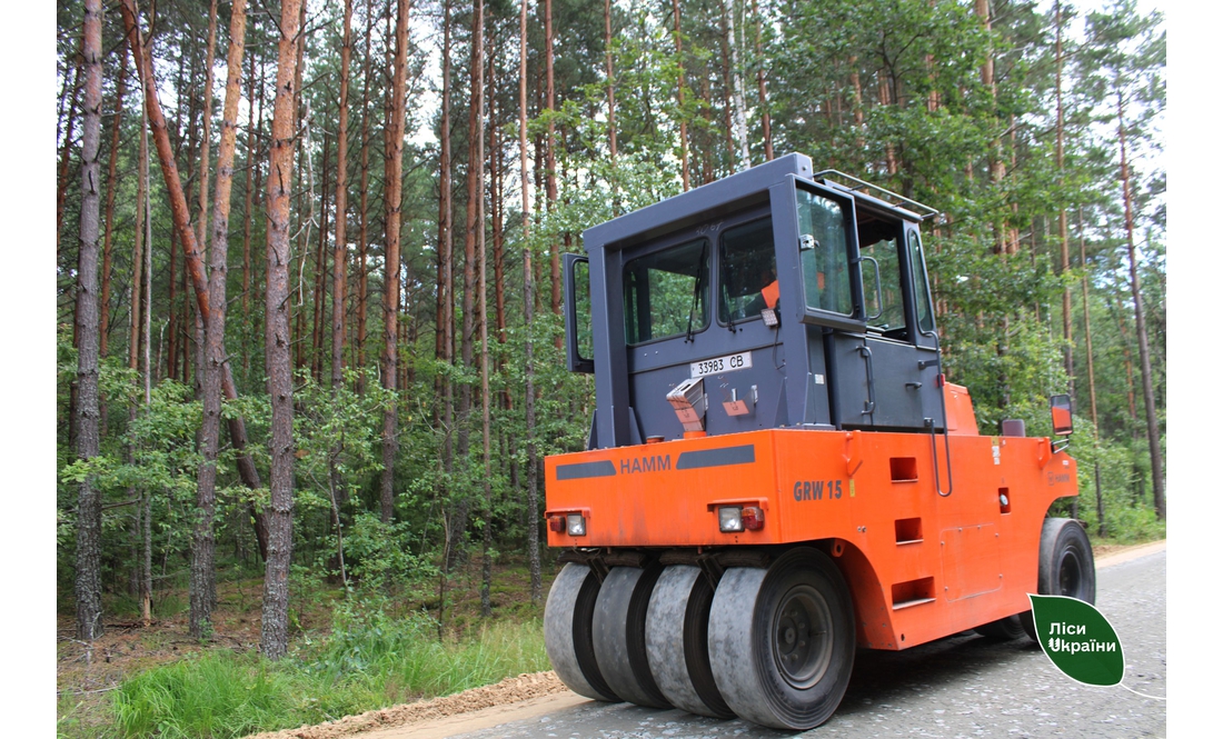 За два тижні на Чернігівщині реконструювали лісову дорогу