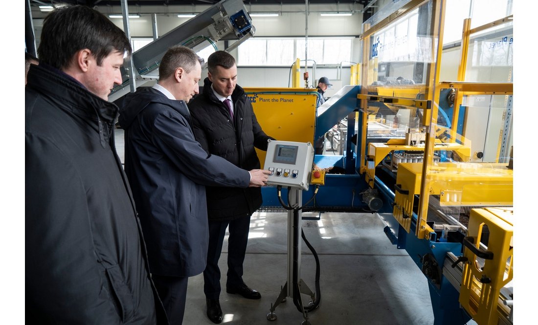 Міністр дивився, як працює найбільший в Україні лісовий селекційно-насіннєвий центр на Чернігівщині