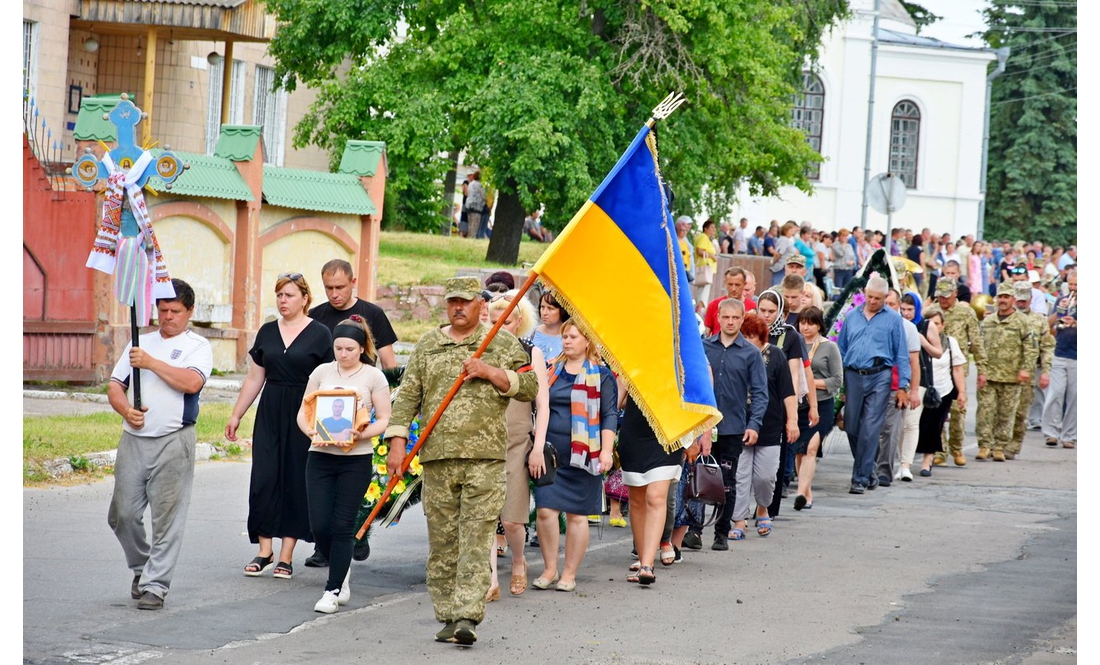 У Коропі поховали загиблого Героя