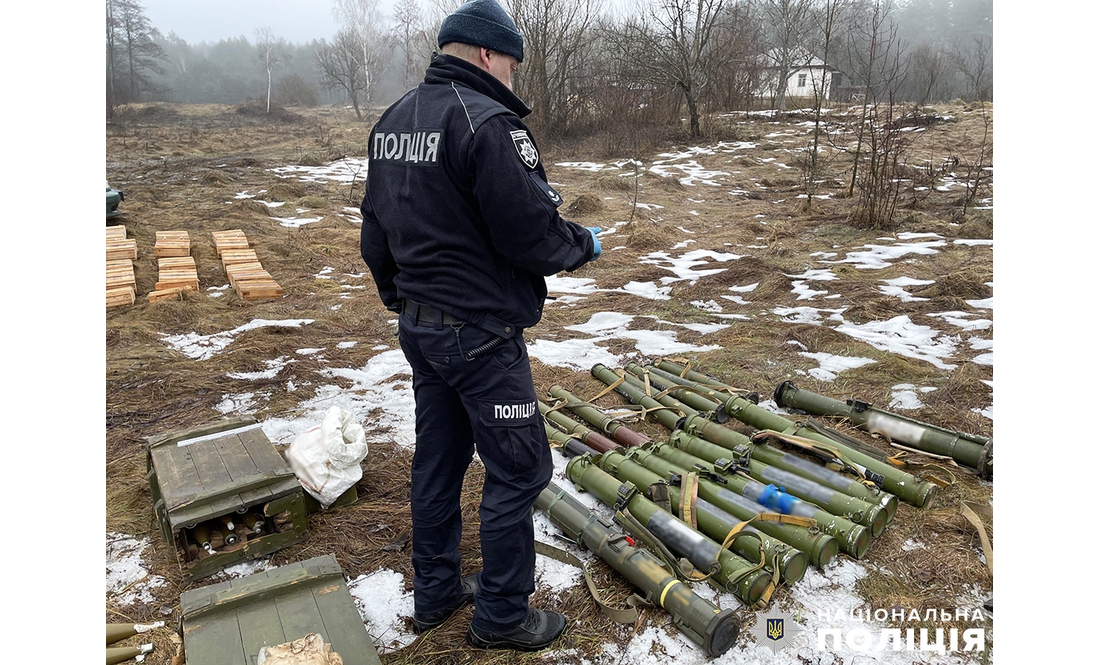 На Чернігівщині виявили три схрони зброї: вилучено майже тонну боєприпасів