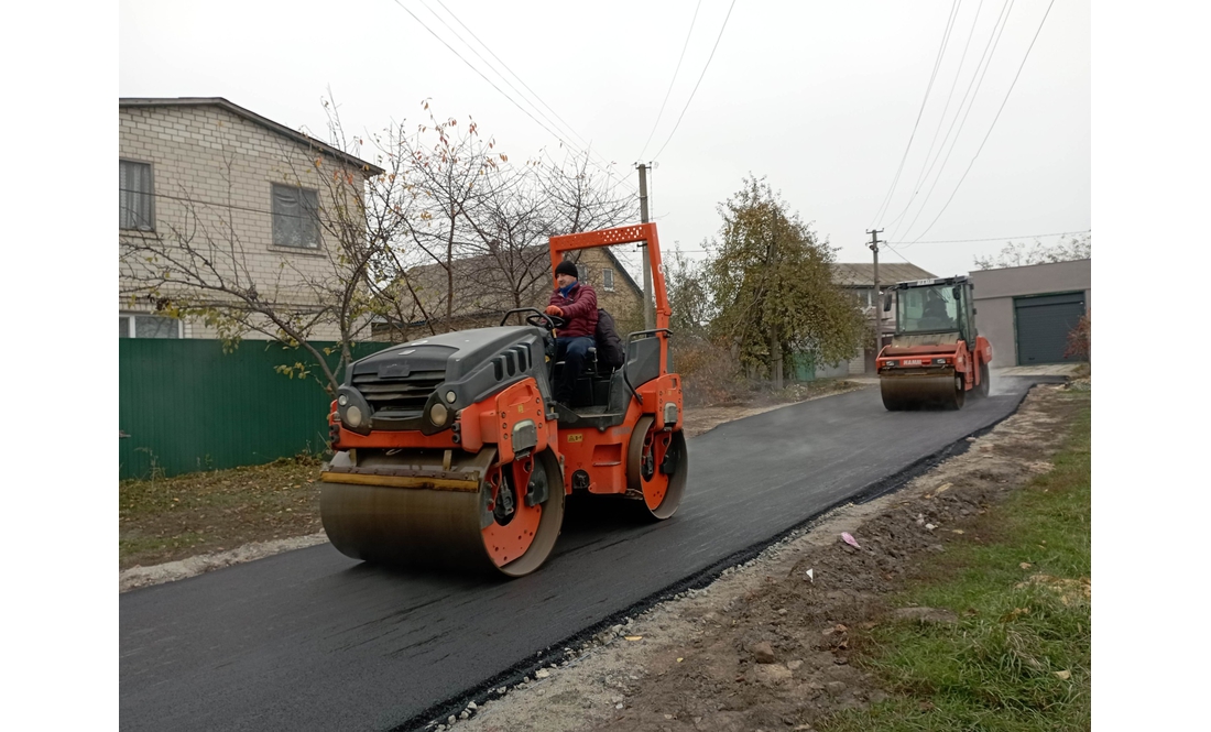 У місті на Чернігівщині відремонтували частину дороги, яку не лагодили майже 30 років