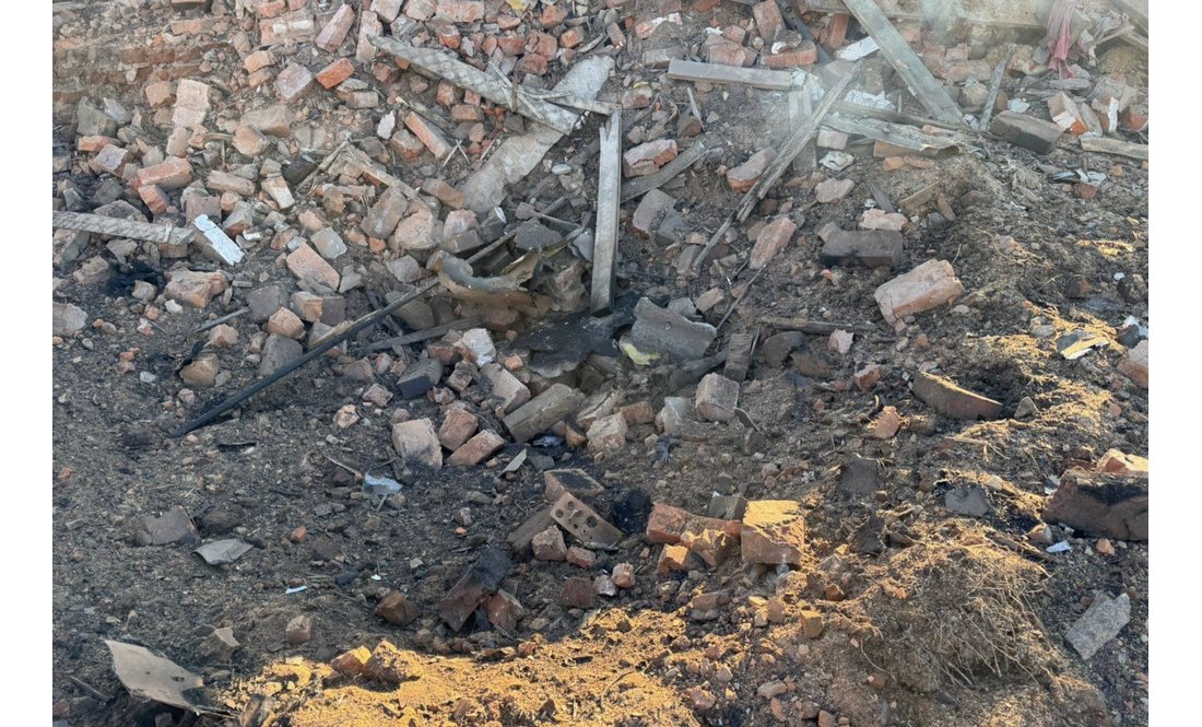 Росіяни розбомбили старостат у прикордонному селі на Чернігівщині