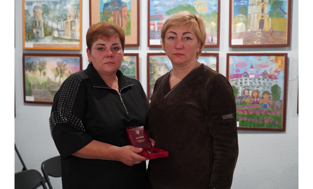 «Їхній голос більше не чути»: 54 родини з Чернігівщини отримали нагороди загиблих захисників