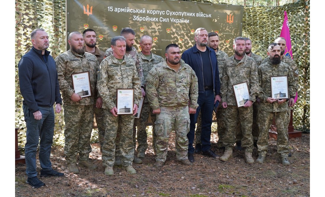 «Підсилили оборонців технікою»: Чаус зустрівся з бійцями 15-го армійського корпусу