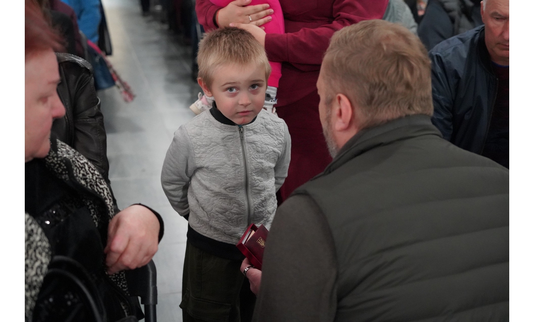 «Їхній голос більше не чути»: 54 родини з Чернігівщини отримали нагороди загиблих захисників