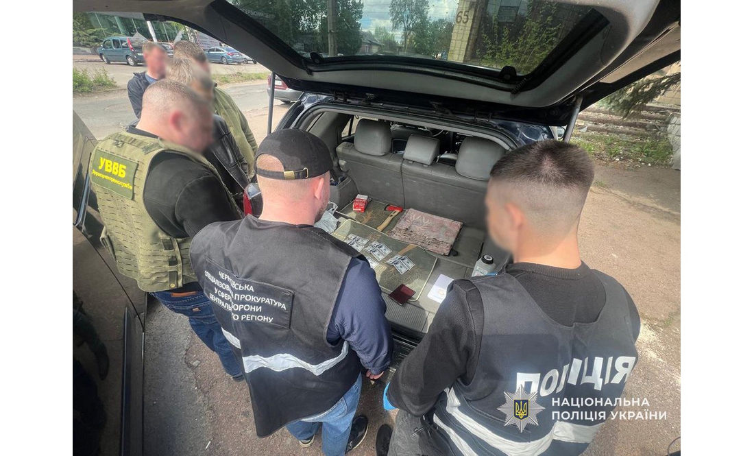 На хабарі спіймали співробітника ТЦК: обіцяв зняти з розшуку ухилянта