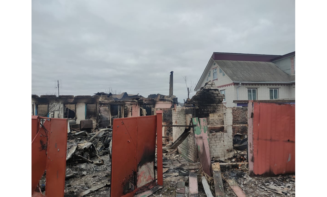 Фото знищеного росіянами села біля Чернігова