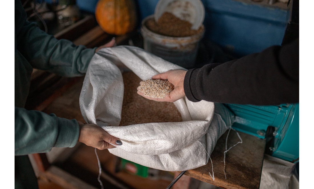 У дім прилетіло дев’ять снарядів: родина з Чернігова перебралася жити в селище