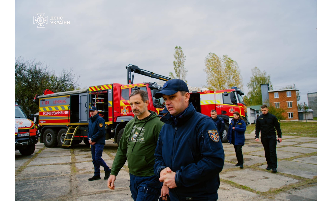 За найбільший донат в історії Укрпошти чернігівські сапери отримали машину для розмінування