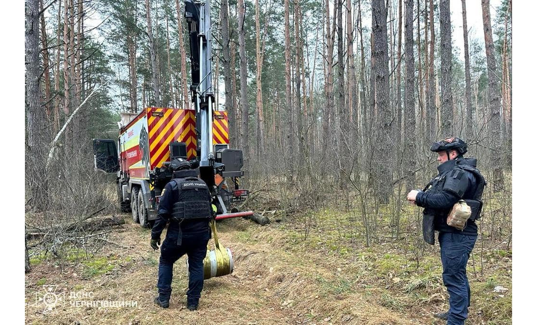 Небезпечна знахідка: на Чернігівщині сапери знешкодили бойову частину ракети