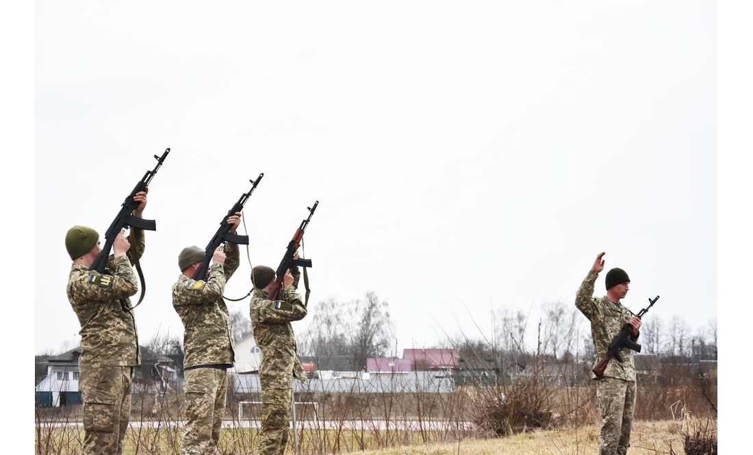 У Коропі прощалися з 27-річним героєм, який загинув у бою під Харковом