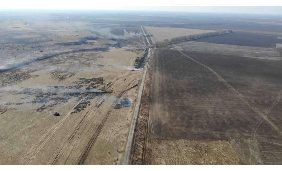 Як нищать ворожі колони на Чернігівщині: фото із висоти пташиного польоту