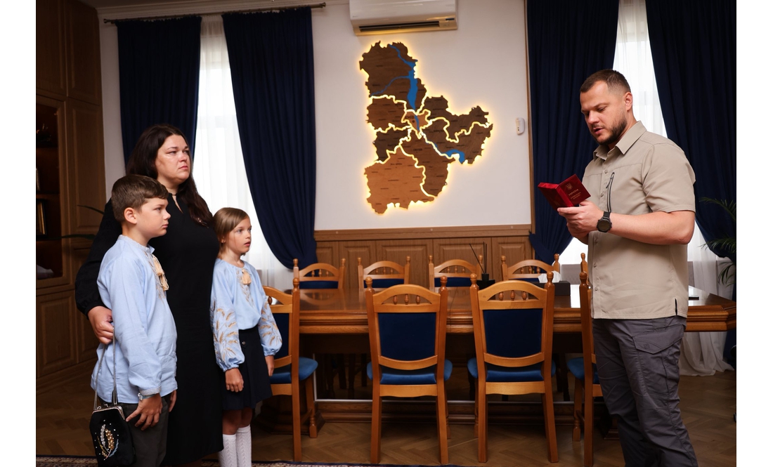 У Києві родині загиблого захисника з Чернігівщини передали посмертні відзнаки