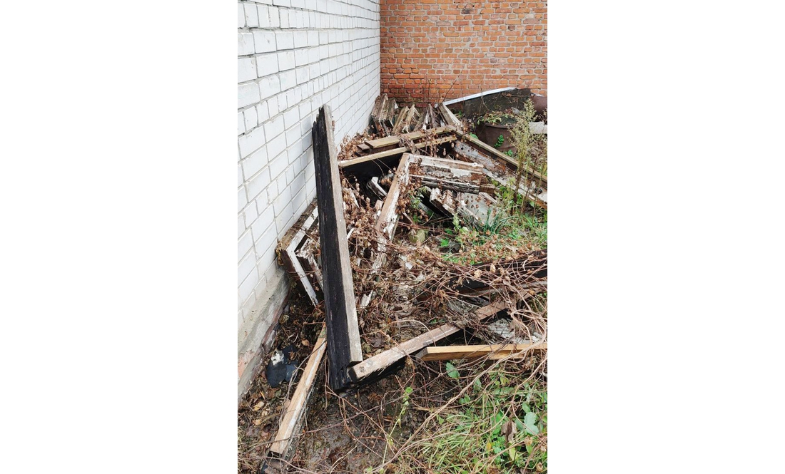 Чернігівці за зиму наскладали гори сміття під трансформатори: чому це проблема