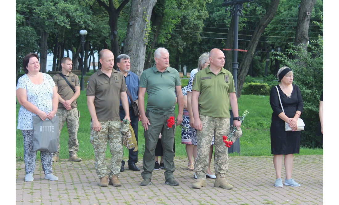 Громада Чернігова попрощалася із солдатом Віктором Кошовим