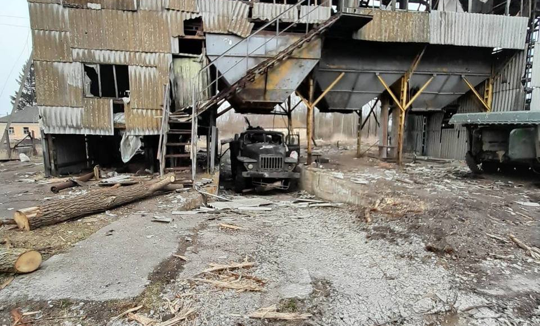 Бої у центрі Чернігівщини: біля Лосинівки десятки знищених  російських бойових машин