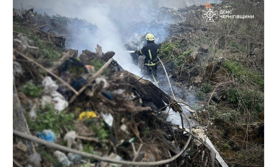 На Чернігівщині рятувальники під час пожежі врятували 96-річну жінку