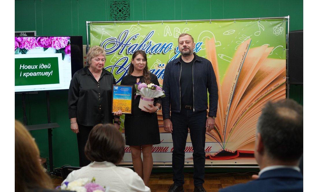25 найкращих освітян Чернігівщини отримали обласні премії: кого нагородили