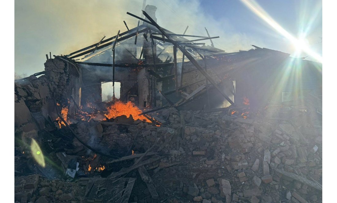 Росіяни розбомбили старостат у прикордонному селі на Чернігівщині