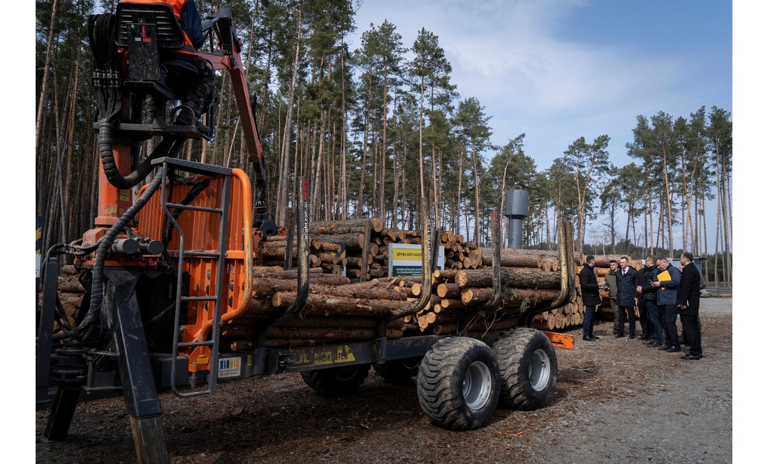 Міністр дивився, як працює найбільший в Україні лісовий селекційно-насіннєвий центр на Чернігівщині