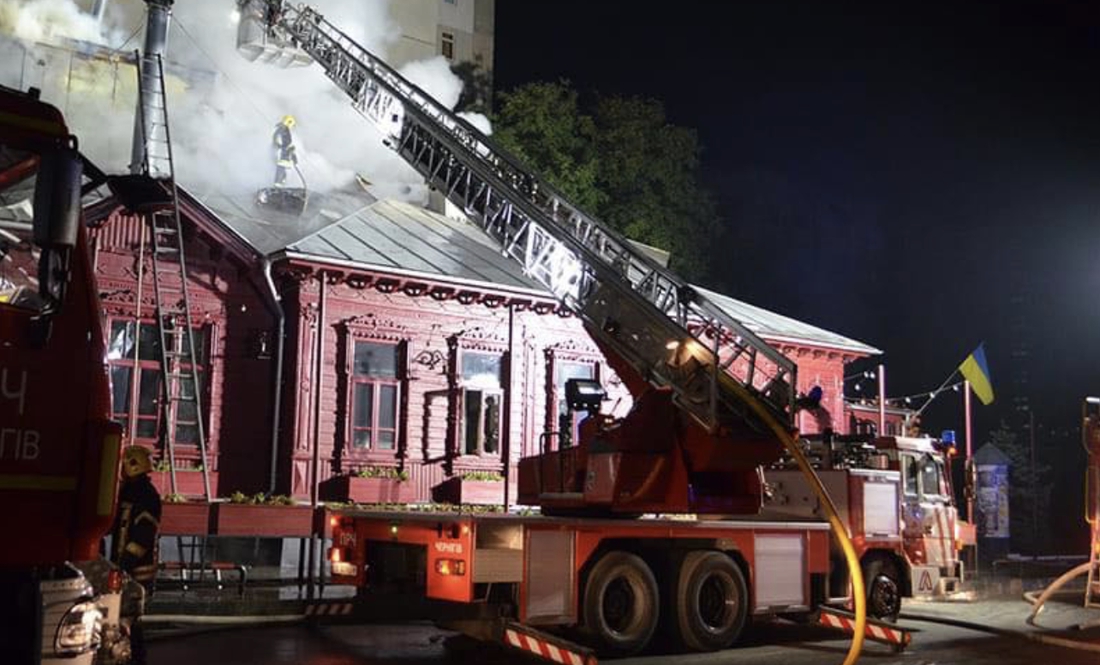 У Чернігові вигоріло 500 кв м у ресторані «Хряк»: подробиці інциденту