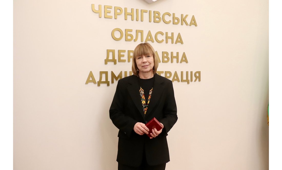 Державні нагороди військовим, медикам, освітянам і митцям: у Чернігові відзначили жителів області