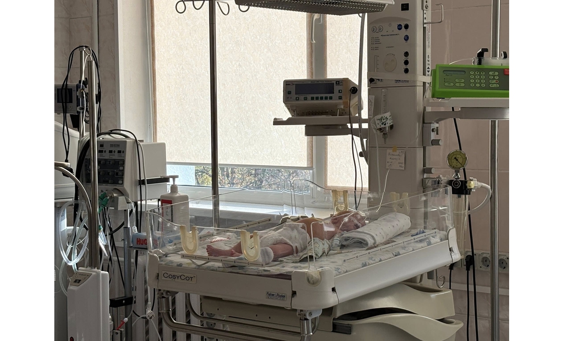 «Вона досі плаче, як згадує»: нардепка розповіла історію чернігівської акушерки, яка 43 дні приймала пологи в підвалі