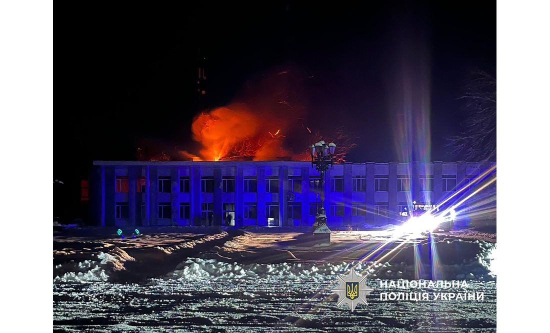 Російські дрони знищили автівки й будинок культури на Чернігівщині