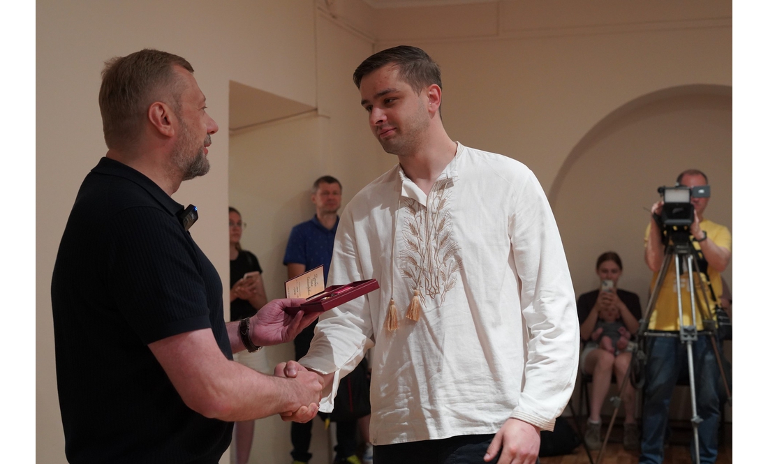 Напередодні Дня Конституції жителі Чернігівщини отримали державні відзнаки: хто у списку