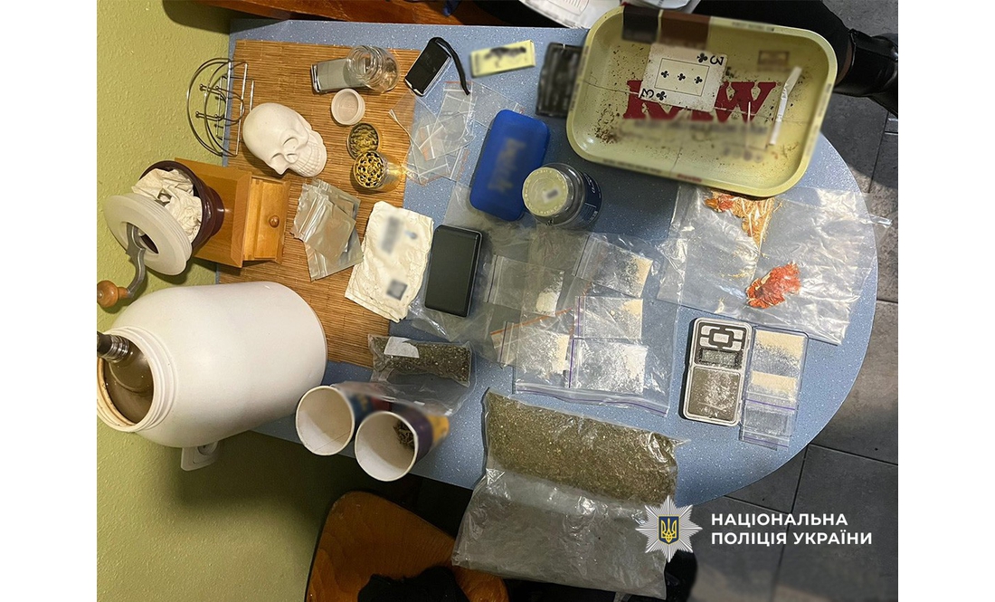 На Чернігівщині судитимуть наркоділків - торгували амфетаміном у статуетках
