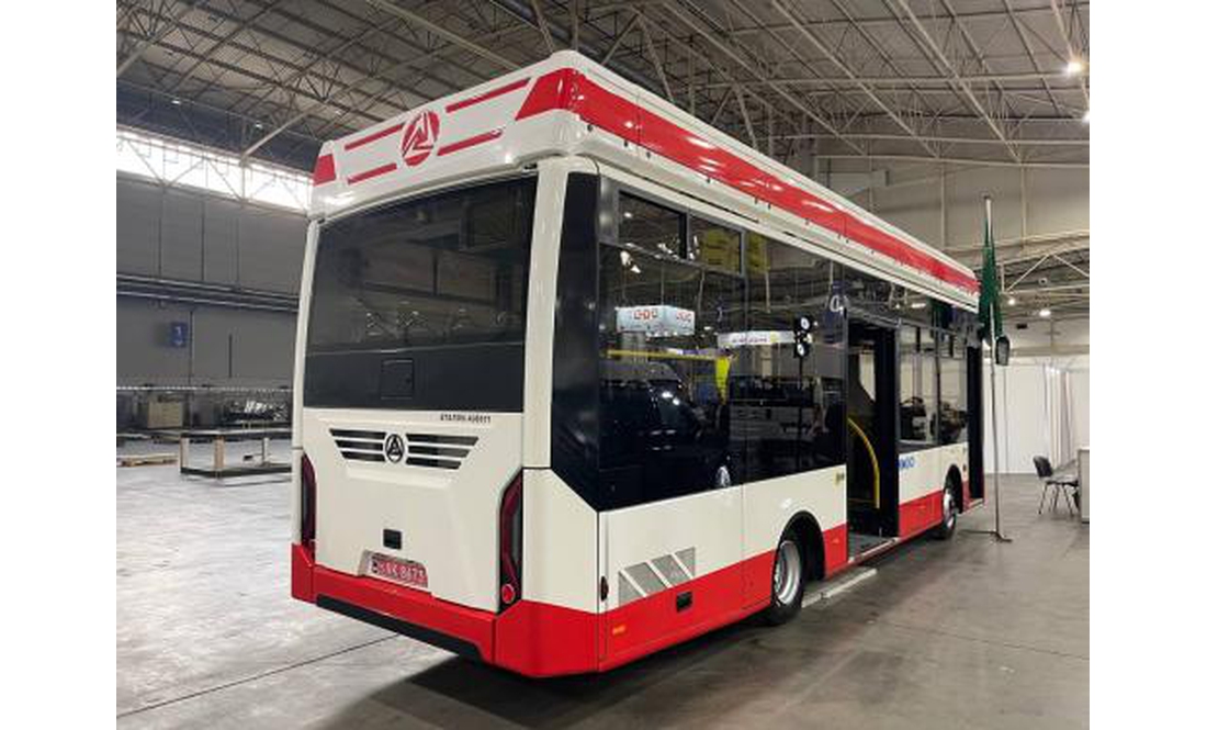 Чернігівський автозавод показав свій перший електробус. Реакція користувачів