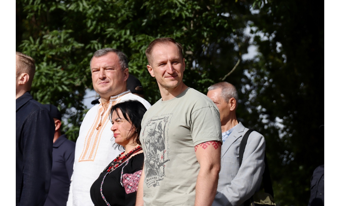 У Гетьманській столиці підняли найбільший на Чернігівщині державний прапор