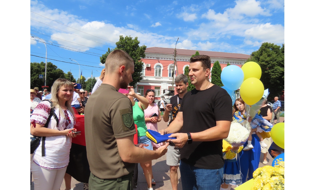 Після полону додому повернувся 23-річний захисник - зустрічали з короваєм